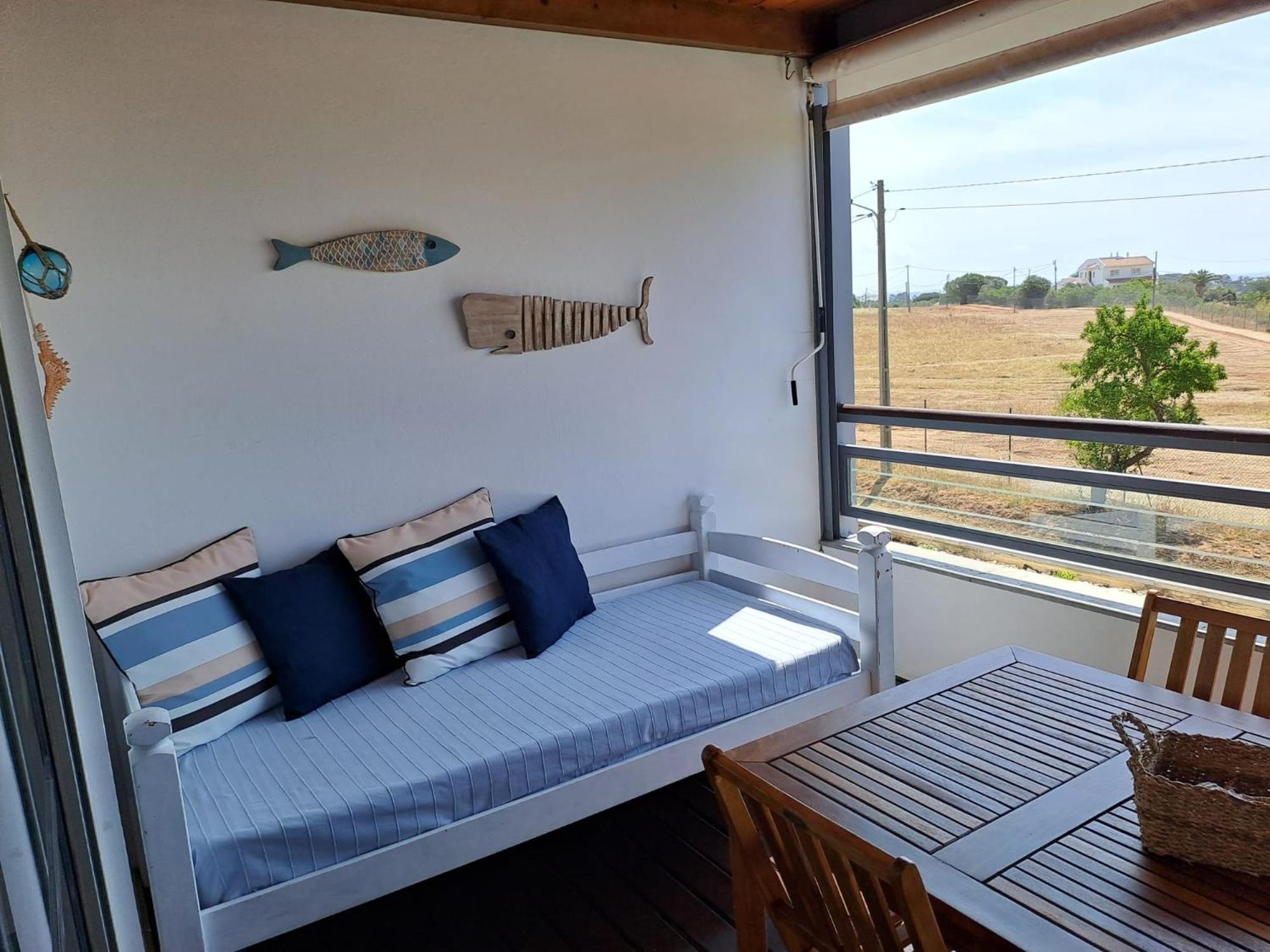 Sea View Apartment Near Meia Praia Beach In Lagos! Ruang foto