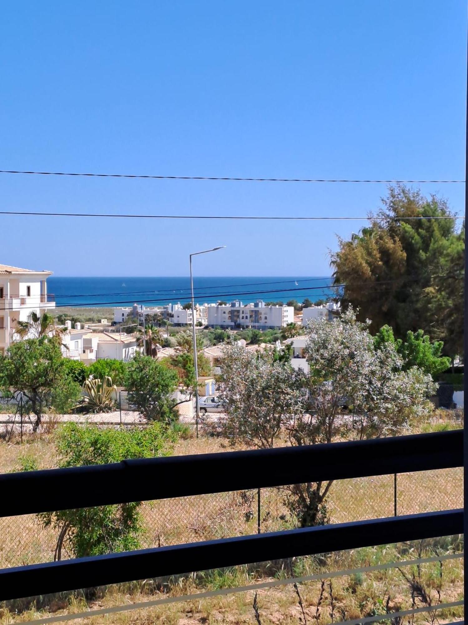 Sea View Apartment Near Meia Praia Beach In Lagos! Ruang foto